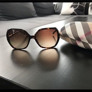 Burberry oversized tortoise shell sunglasses